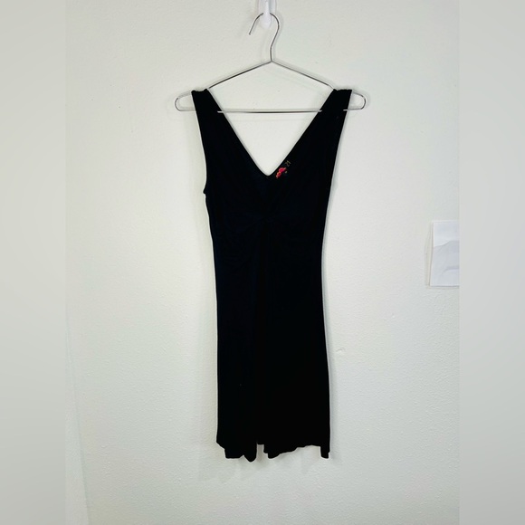 Forever 21 Black Sleeveless Empire Waist Dress Size Medium Flattering Fit - Picture 1 of 9
